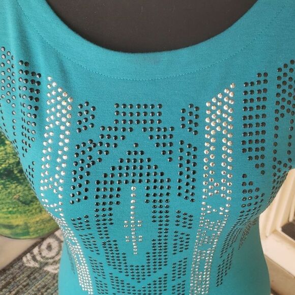 Slim fit embellished dress  - Picture 2 of 7